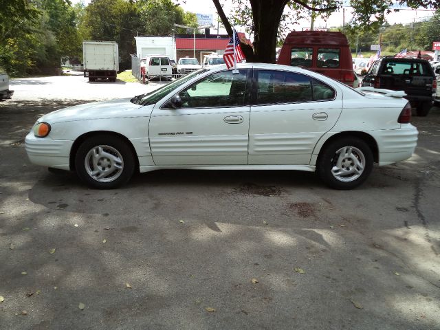 Pontiac Grand Am 2002 photo 2