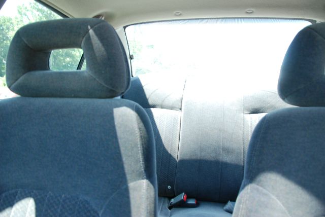 Pontiac Grand Am XUV SLE 4WD Sedan