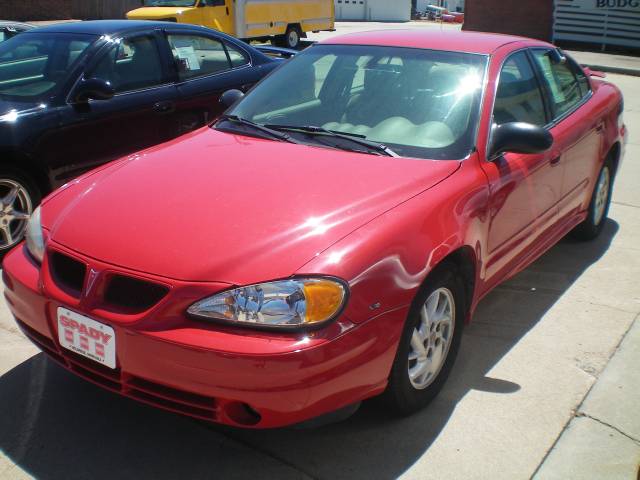 Pontiac Grand Am 4WD Supercrew Styleside 5-1/2 Ft Box XLT Sedan