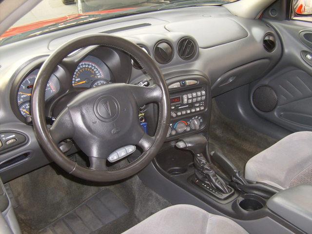 Pontiac Grand Am 2003 photo 2