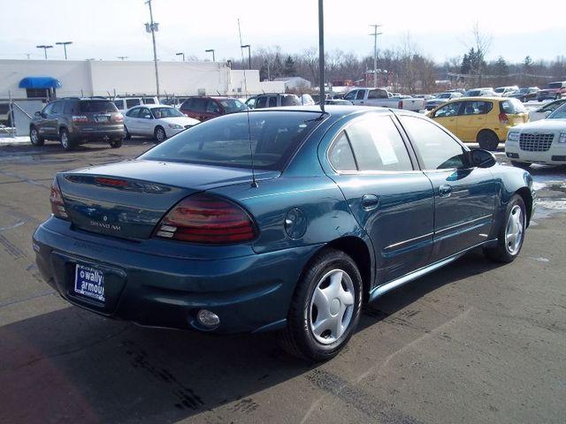 Pontiac Grand Am 2003 photo 2