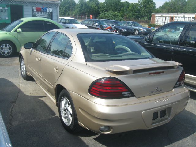 Pontiac Grand Am 2004 photo 2