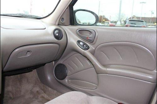Pontiac Grand Am 2004 photo 2