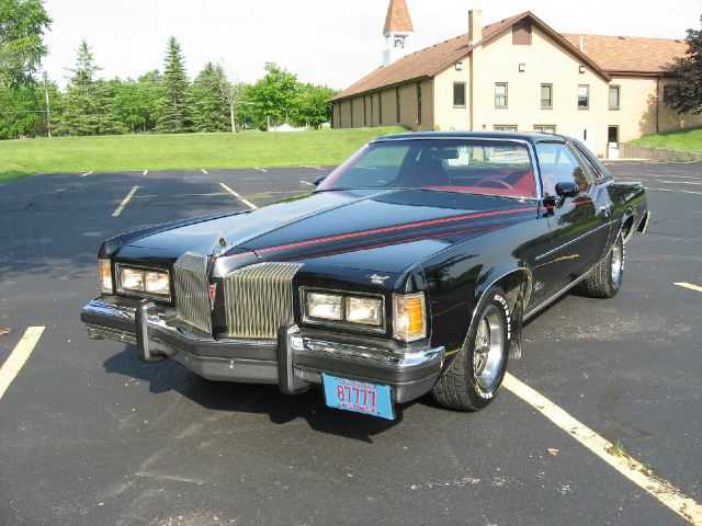 Pontiac Grand Prix 4.4L V8 W/ Navires Classic Car - Custom Car