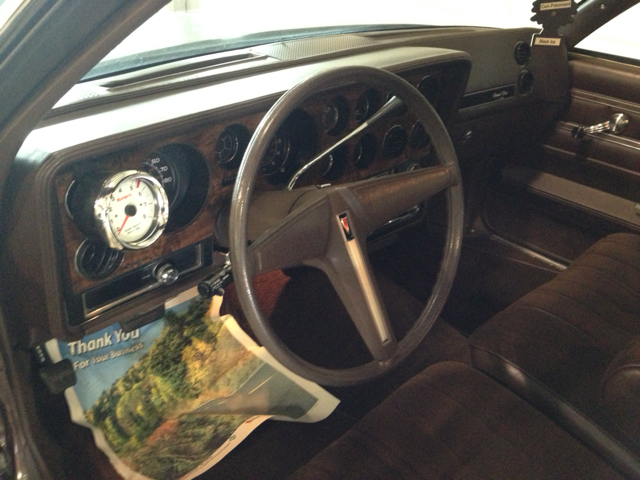 Pontiac Grand Prix 1983 photo 1