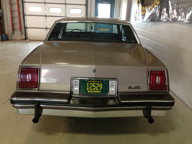 Pontiac Grand Prix 1983 photo 4