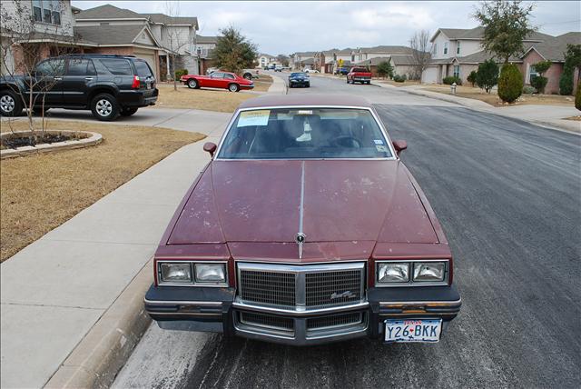 Pontiac Grand Prix 1984 photo 1