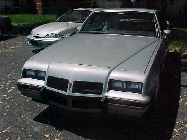 Pontiac Grand Prix 1986 photo 2