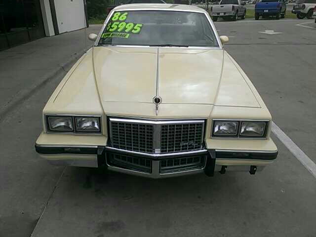 Pontiac Grand Prix 1986 photo 7