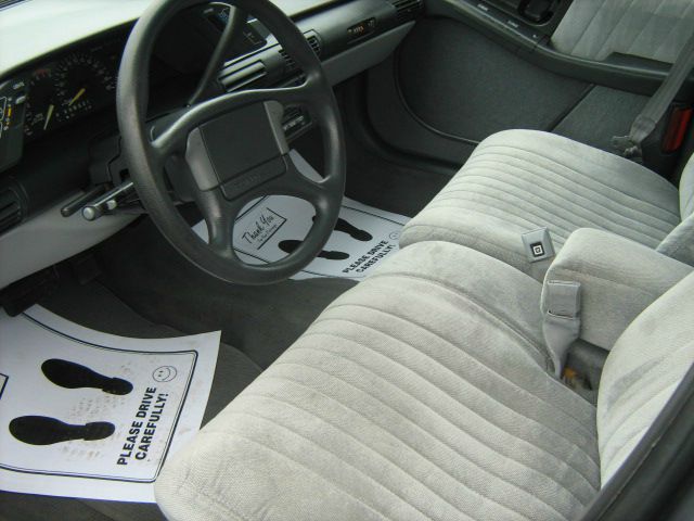 Pontiac Grand Prix 1991 photo 2