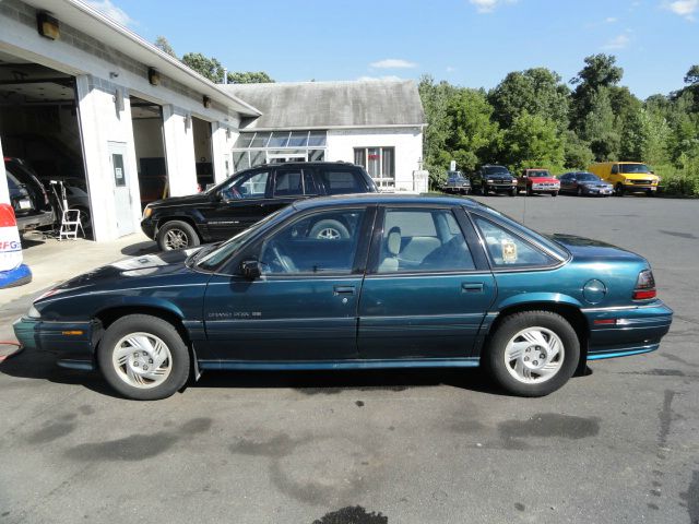 Pontiac Grand Prix Sport -5 Speed-stick-4x4 Sedan