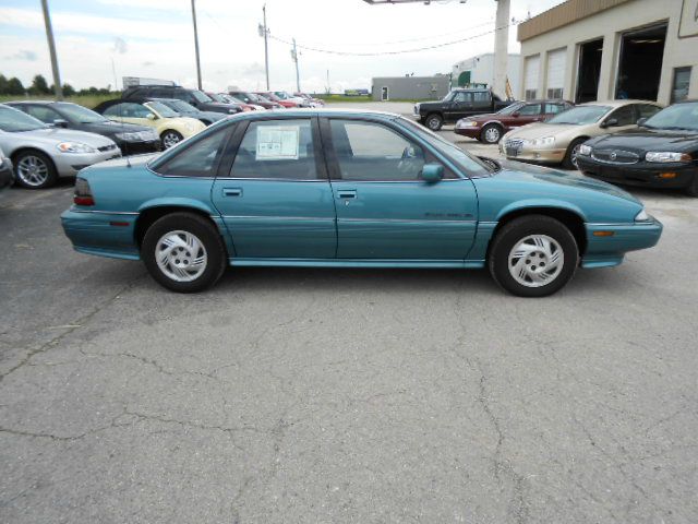 Pontiac Grand Prix 1995 photo 2