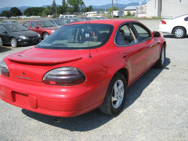 Pontiac Grand Prix Sport -5 Speed-stick-4x4 Sedan
