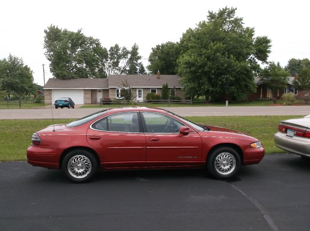 Pontiac Grand Prix 1998 photo 2
