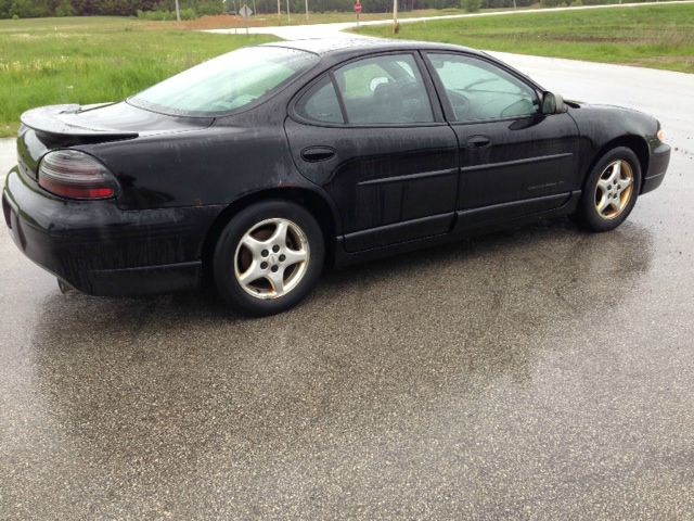 Pontiac Grand Prix XUV SLE 4WD Sedan
