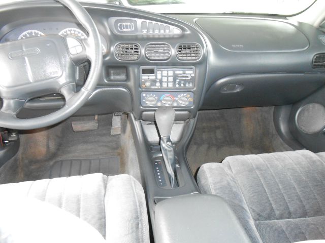 Pontiac Grand Prix Sport -5 Speed-stick-4x4 Sedan