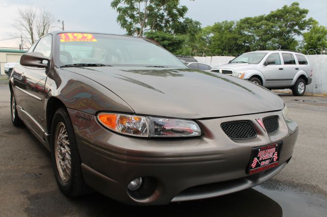 Pontiac Grand Prix 1999 photo 1