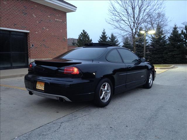 Pontiac Grand Prix 1999 photo 2