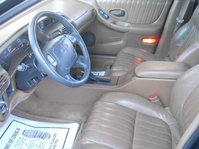 Pontiac Grand Prix 1999 photo 1