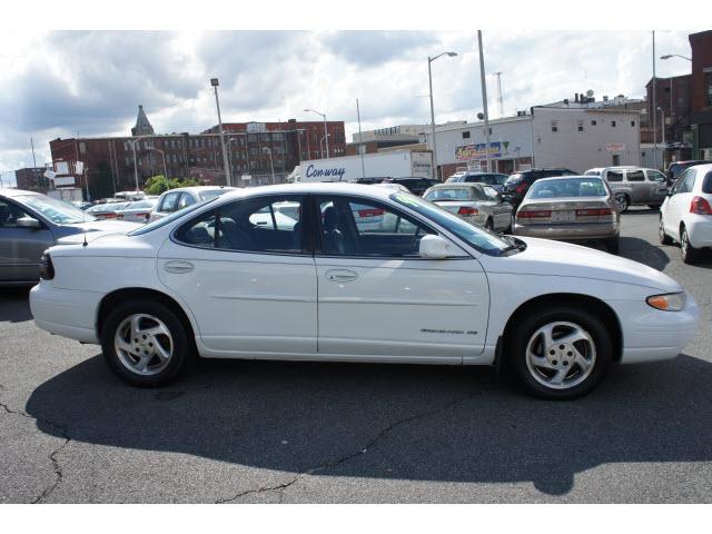 Pontiac Grand Prix 1999 photo 1