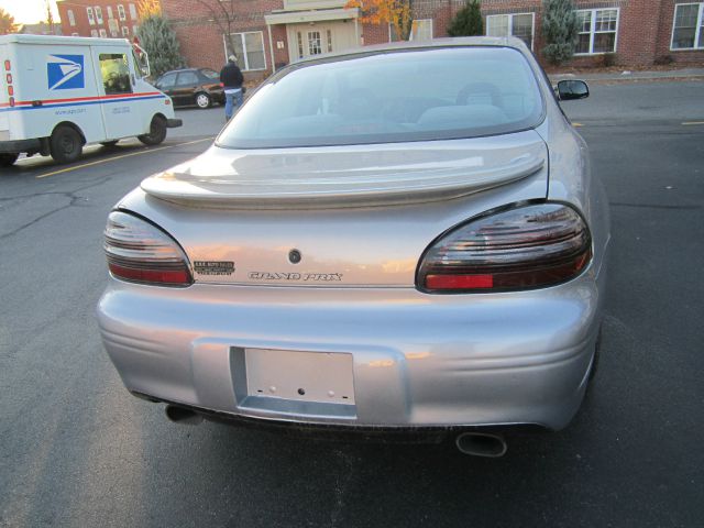 Pontiac Grand Prix XUV SLE 4WD Sedan