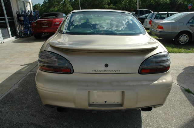 Pontiac Grand Prix 2000 photo 2