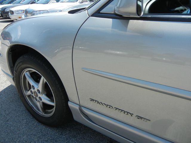 Pontiac Grand Prix 2000 photo 14