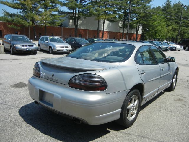 Pontiac Grand Prix 2000 photo 16