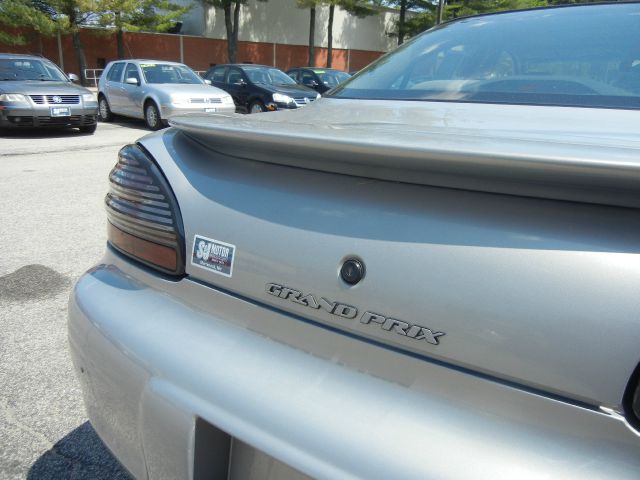 Pontiac Grand Prix 2000 photo 21