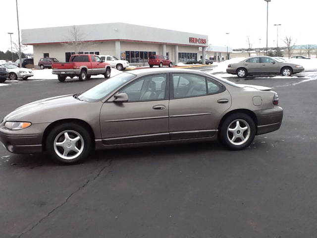 Pontiac Grand Prix 2000 photo 1