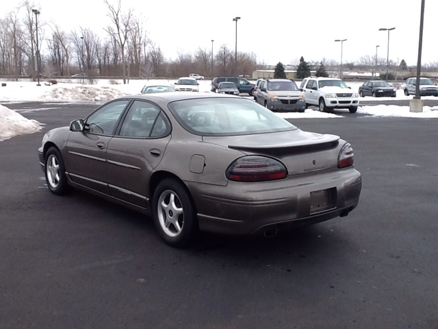 Pontiac Grand Prix 2000 photo 4