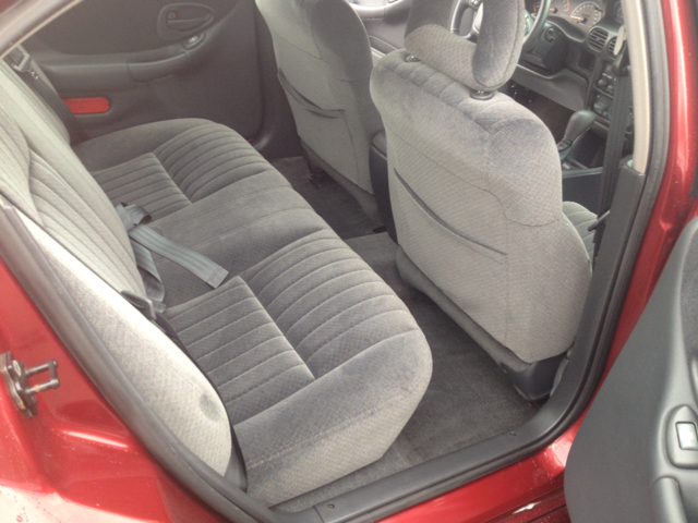 Pontiac Grand Prix XUV SLE 4WD Sedan