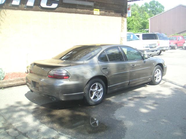 Pontiac Grand Prix 2000 photo 2