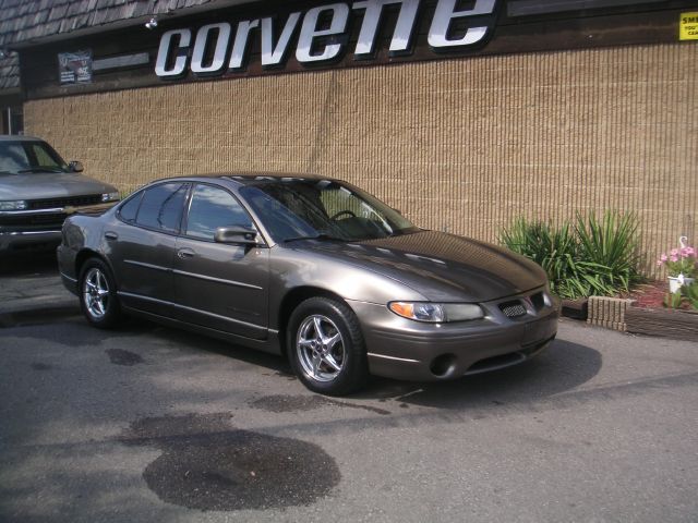 Pontiac Grand Prix 2000 photo 4