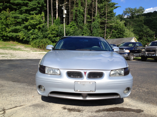 Pontiac Grand Prix 2000 photo 1