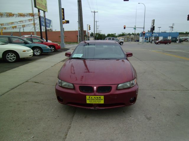 Pontiac Grand Prix 2000 photo 2