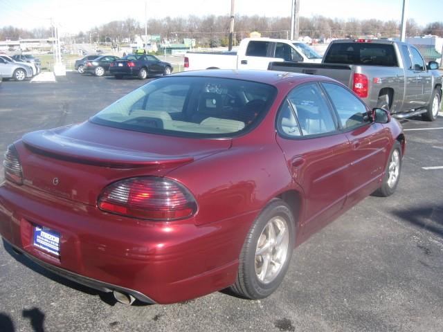 Pontiac Grand Prix Passion Sedan