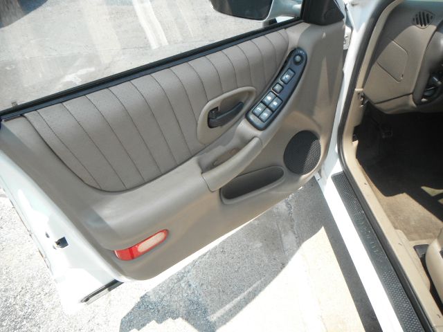 Pontiac Grand Prix Sport -5 Speed-stick-4x4 Sedan