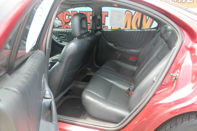 Pontiac Grand Prix 2000 photo 2