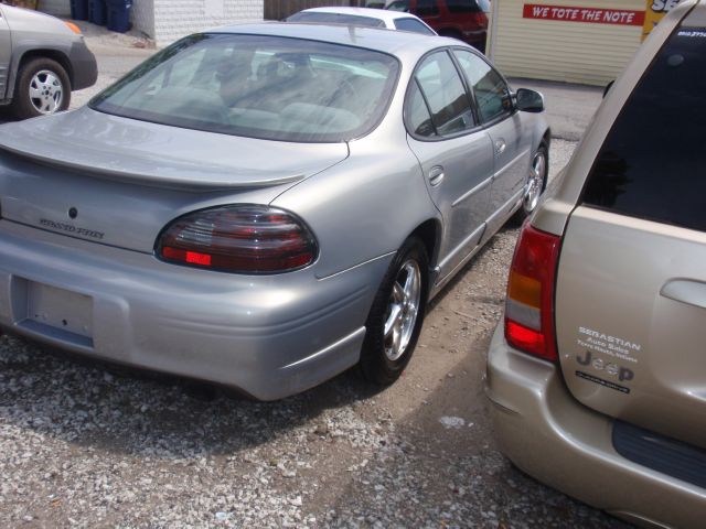Pontiac Grand Prix 2000 photo 1