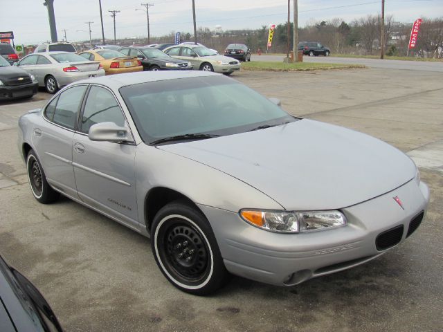 Pontiac Grand Prix 2000 photo 1