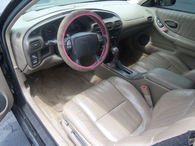 Pontiac Grand Prix 335xi Coupe AWD Coupe