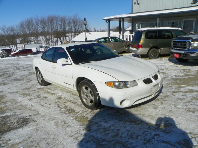 Pontiac Grand Prix 2000 photo 4