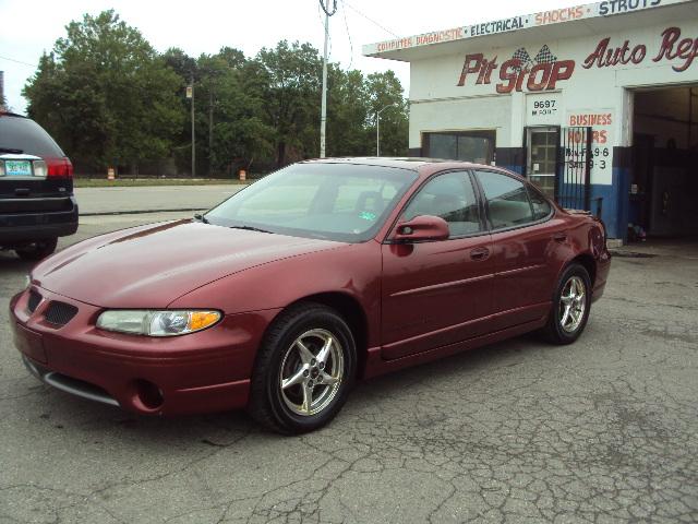 Pontiac Grand Prix 2001 photo 1