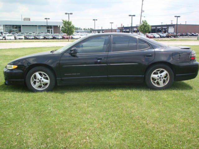 Pontiac Grand Prix 2001 photo 1