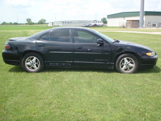 Pontiac Grand Prix 2001 photo 2