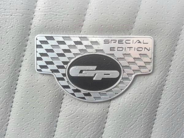 Pontiac Grand Prix 2001 photo 1