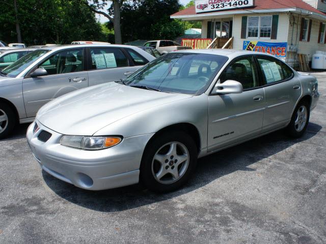Pontiac Grand Prix 2001 photo 1