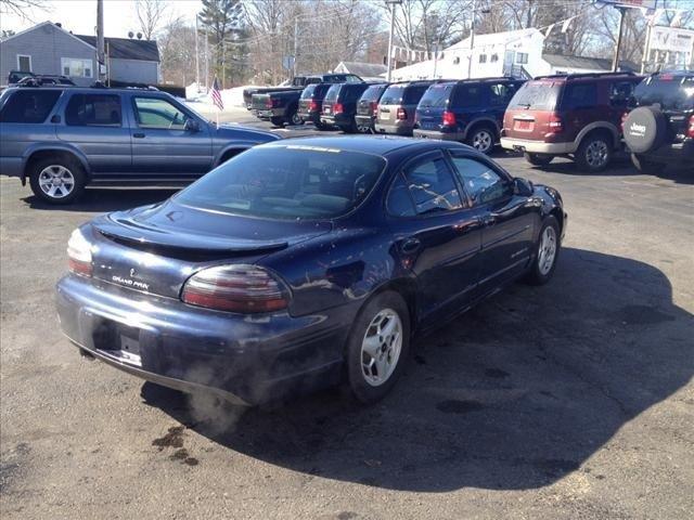 Pontiac Grand Prix Passion Sedan