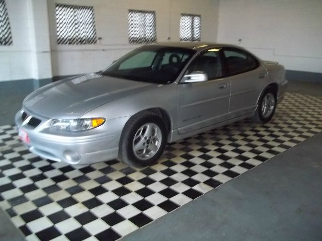 Pontiac Grand Prix 2001 photo 1